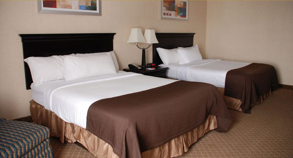 The Plaza Hotel & Suites Winona Exterior photo