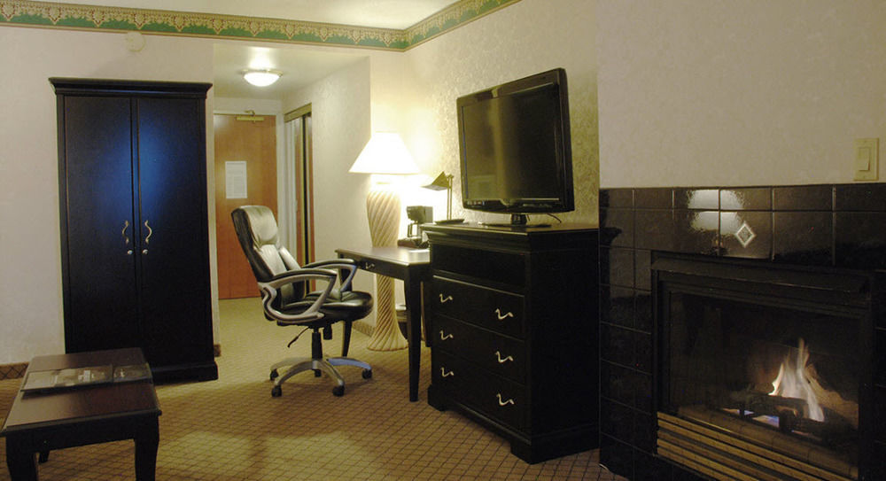 The Plaza Hotel & Suites Winona Exterior photo