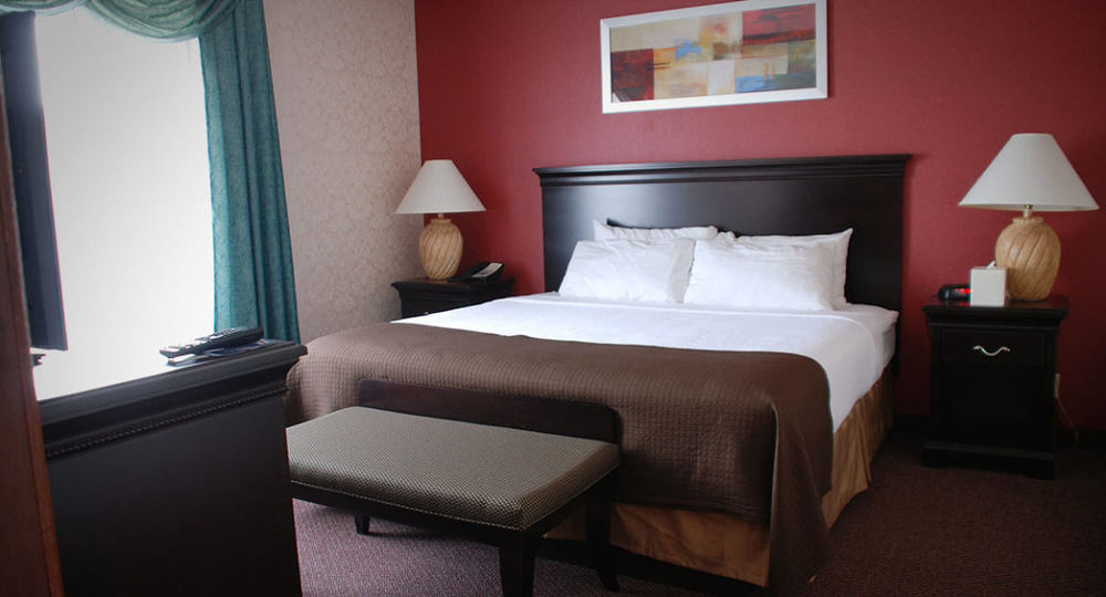 The Plaza Hotel & Suites Winona Exterior photo